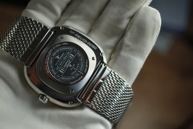 Hands-On With The SevenFriday PE1-01 M caseback - 1