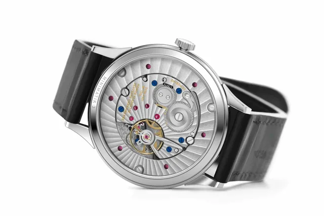 NOMOSGlashuette_1252_Minimatik_39_date_blue_3543x2362px
