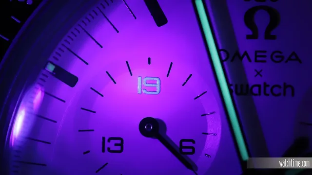 Omega_X_Swatch_MoonSwatch_1965_Hands_On_UV_Light_ZRH_1965