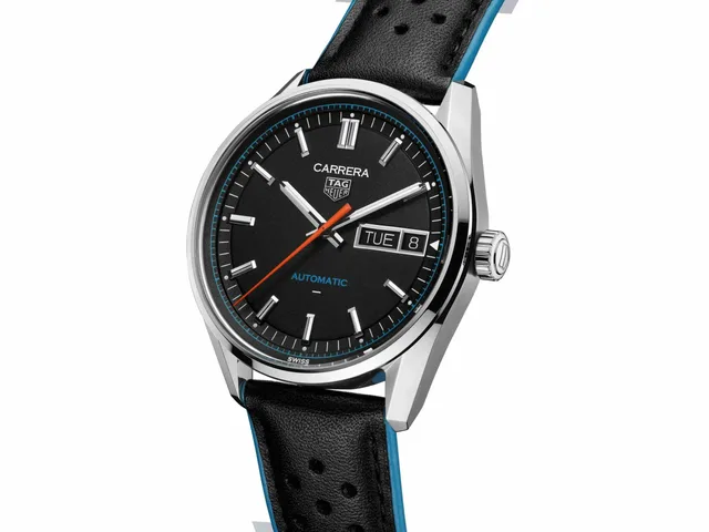 TAG_Heuer_Carrera_WDA2110.FC6614_3-4