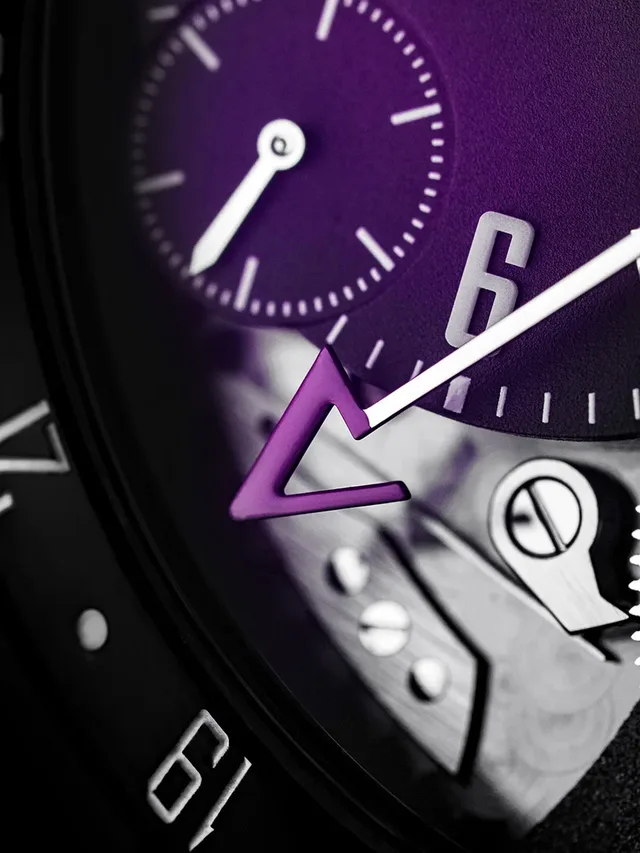 Armin_Strom_Orbit_Purple_Detail_Zeiger