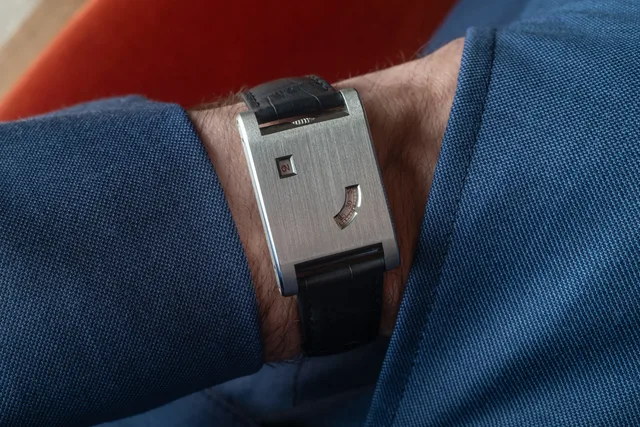 Cartier-Tank-Guichets-2