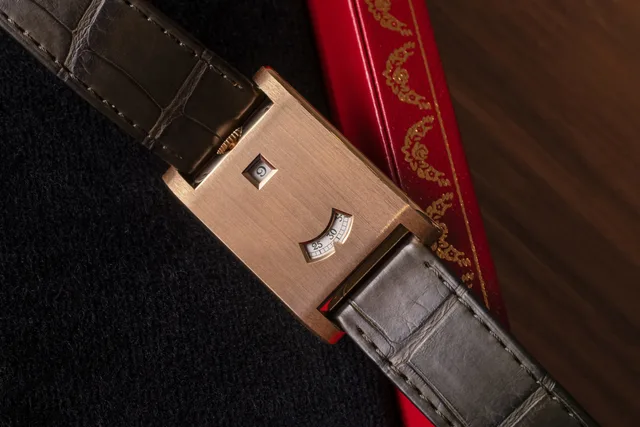 Cartier-Tank-Guichets-3