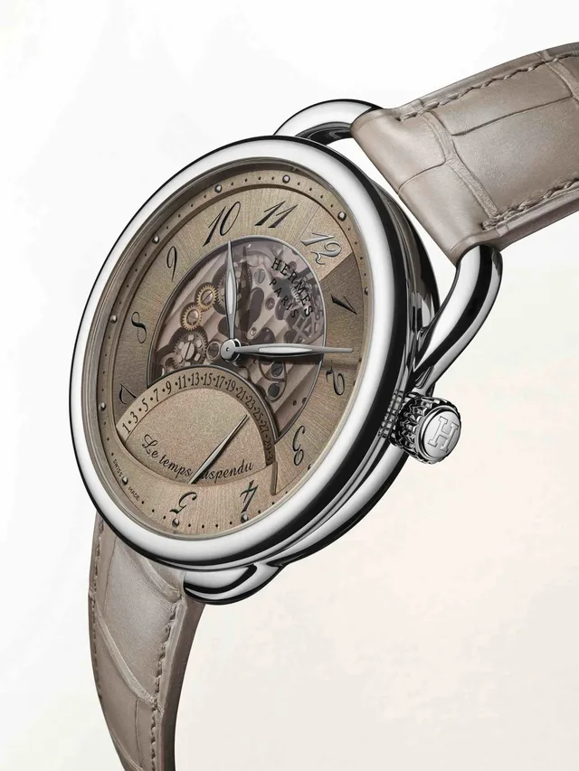 Hermes_Arceau-Le-temps-suspendu-copyright-Joel-Von-Allmen-1