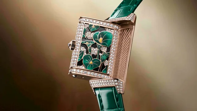 JLC-Reverso-one-preciousflowers-closeup2-adobe98-16-9