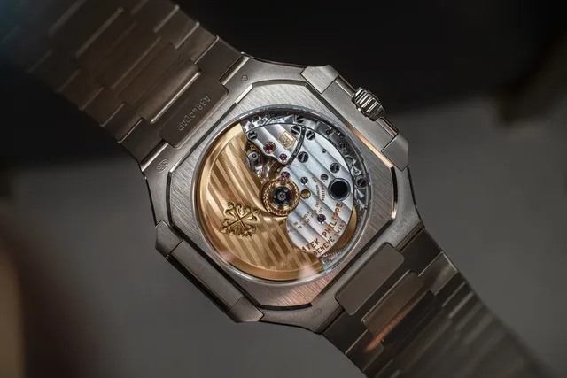 Patek-Philippe-Cubitus-40mm-2