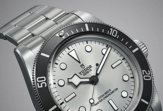TUDOR_NP25_BLACK-BAY-68_LIFESTYLE-11