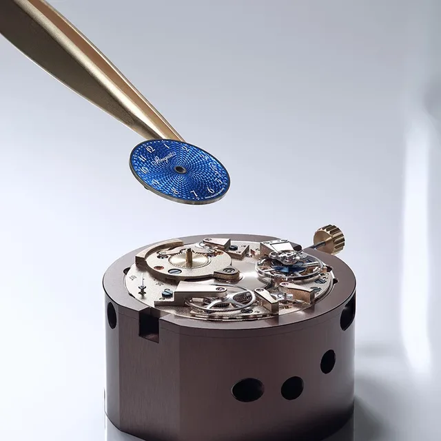 Breguet_Tradition_Seconde_Retrograde_7035_Detail_ZB