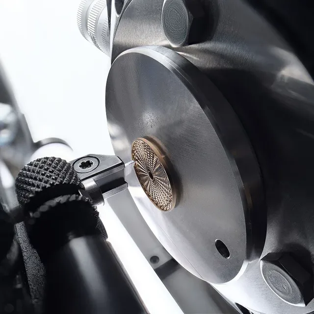 Breguet_Tradition_Seconde_Retrograde_7035_Guilloche