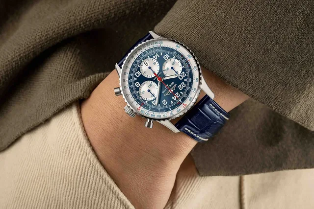 Breitling-Navitimer-B02-Chronograph-41-Cosmonaute-Scott-Carpenter-Centenary_wrist-1