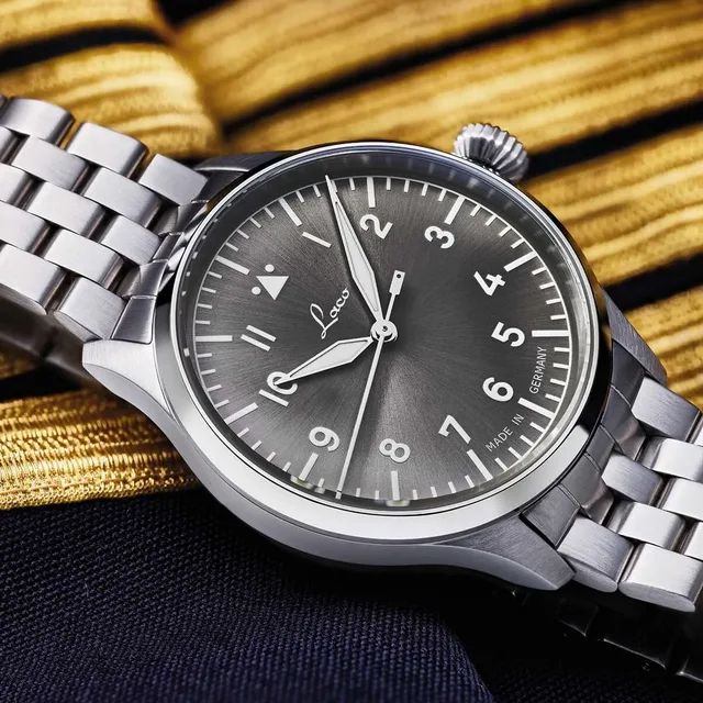 Laco-StuttgartPro-WatchTime-CloseUp
