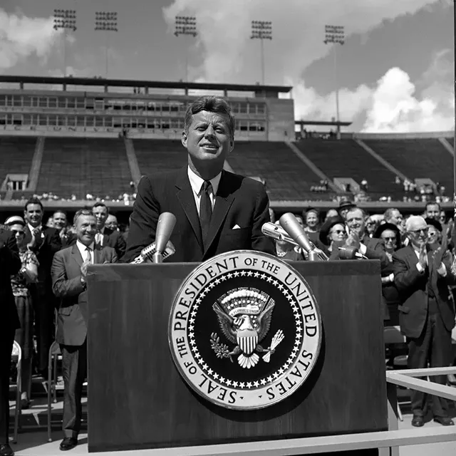 Omega_NASA_certification_JFK_Speech_We-choose-to-go-to-the-Moon_12.09.1962_Courtesy-of-John-F.Kennedy-Presidential-Library-Museum-1