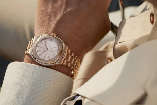 Laurent-Ferrier_Sport-Auto_Gold_Wrist_3-1