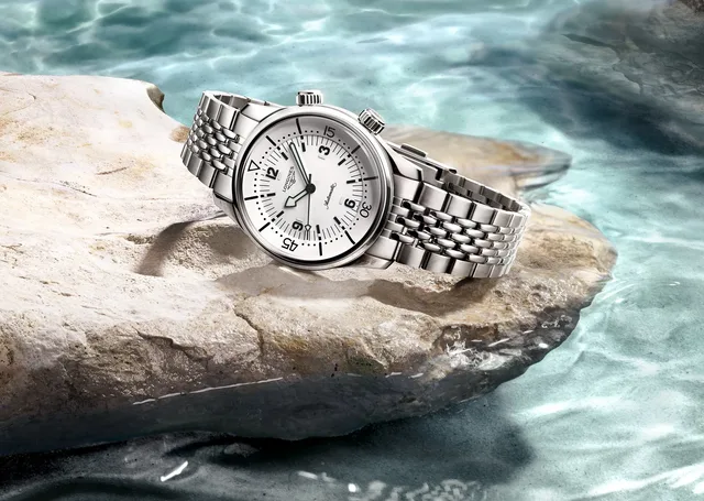 Longines_Legend-Diver_L3.764.4.16.6_beauty_liegend