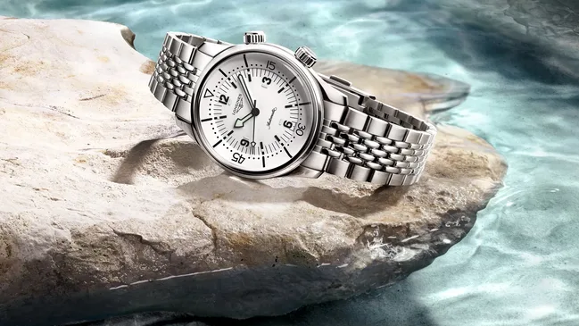 Longines_Legend-Diver_L3.764.4.16.6_beauty_liegend