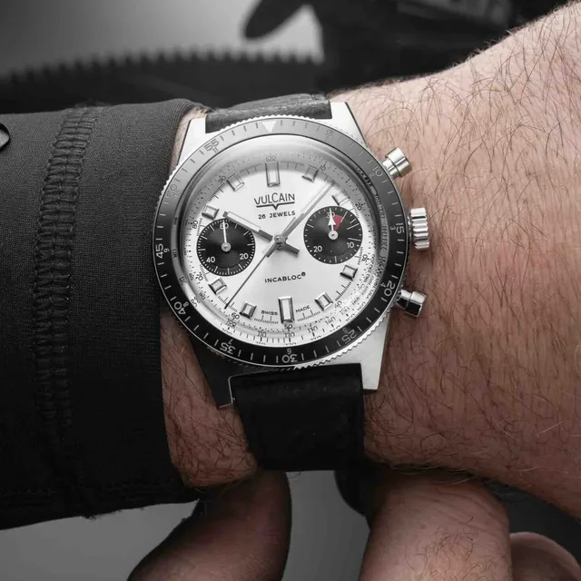 Vulcain-Skindiver-Chronograph-Panda-Wristshot-2