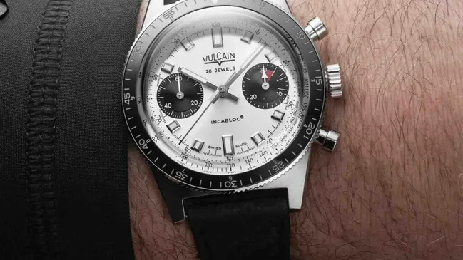 Vulcain-Skindiver-Chronograph-Panda-Wristshot-2