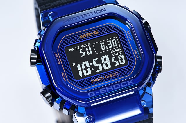 MRG-D5000: Blue sapphire bezel and case, screwless Multi-Guard Structure, 20 pieces