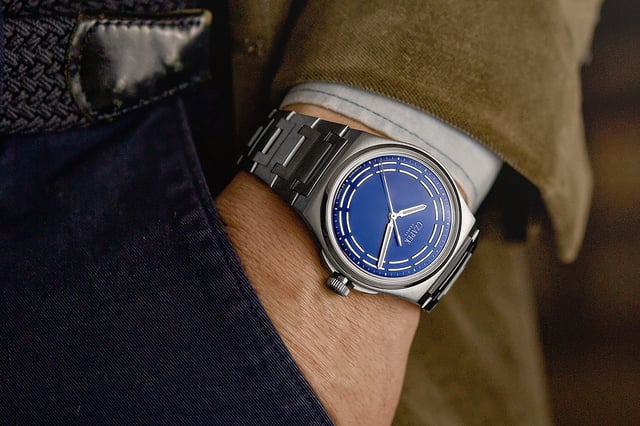 Czapek: Antarctique Dark Sector Cosmic Blue​, wrist