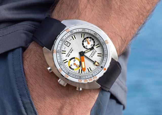 Doxa SUB 200 T.GRAPH II, silver: wrist, title