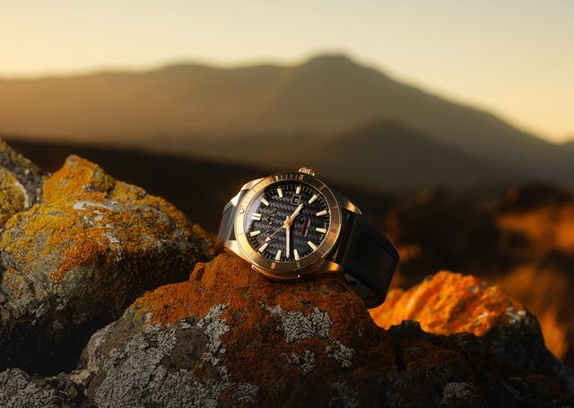 Norqain: Adventure Sport Chrono 44mm "Golden Hour", Title