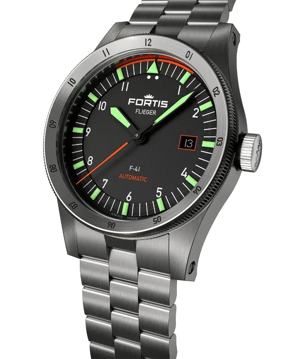 Fortis Pilot, robust pilot's watch with automatic caliber