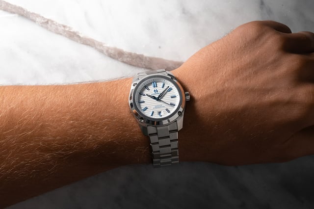Formex Essence 39 mm Automatic COSC Alpine White: title