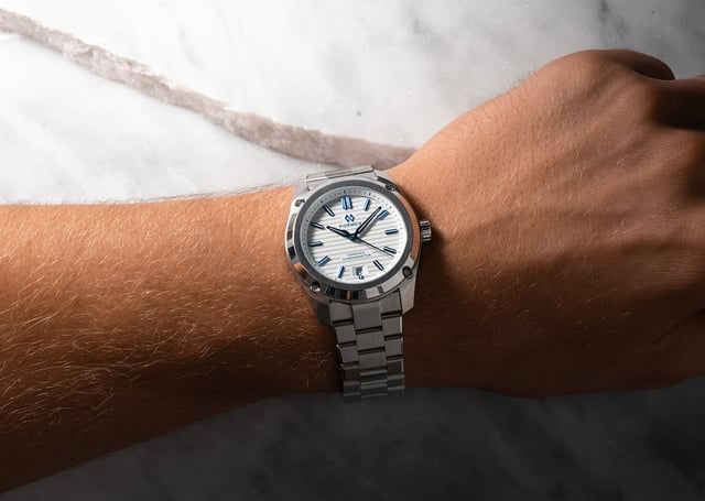 Formex Essence 39 mm Automatic COSC Alpine White: title