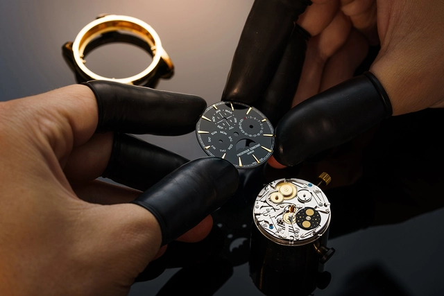 Frederique_Constant_Classic_Perpetual_Calendar_Manufacture_Caliber.jpg