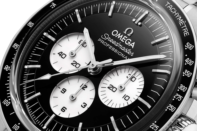 Omega: Speedmaster Moonwatch Black and White, Ref. 310.30.42.50.01, Dial