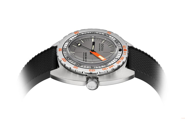 Doxa SUB 300 Ti5 Clive Cussler: profile