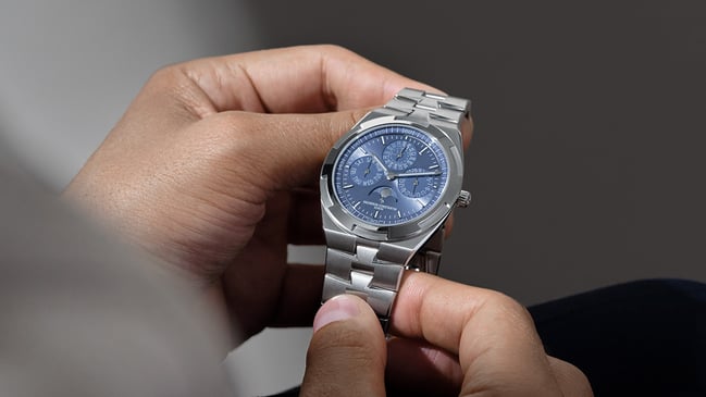 Vacheron Constantin Overseas Perpetual Calendar Ultra-Thin 4300V/220G-H119: title