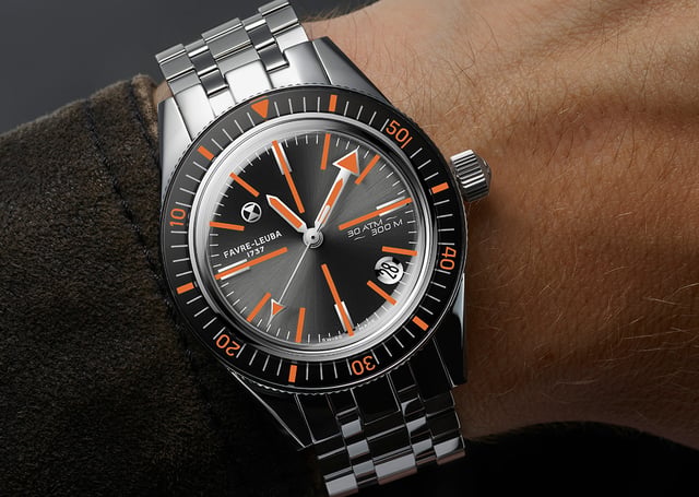 Favre Leuba Deep Raider Revival, wrist, title