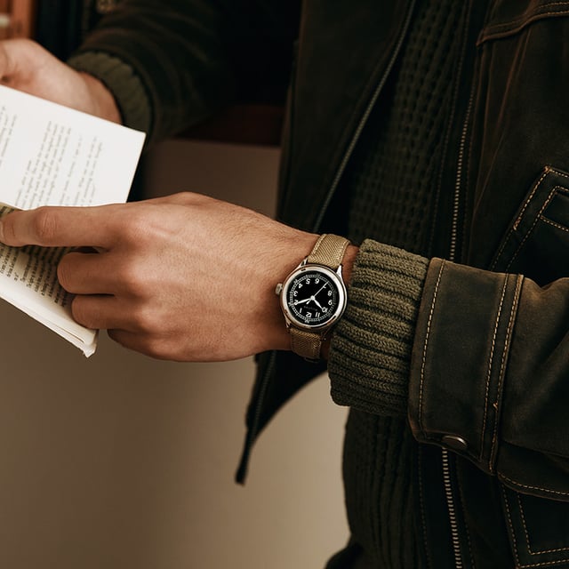 Bulova A-11 Jimmy: wrist