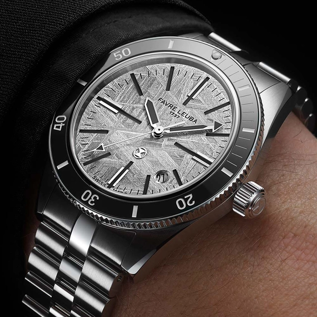 Favre-Leuba-Deep Raider Renaissance-Meteorite-wrist.jpg
