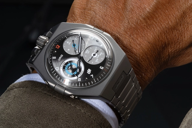 Urwerk-Spacemeter-wrist 