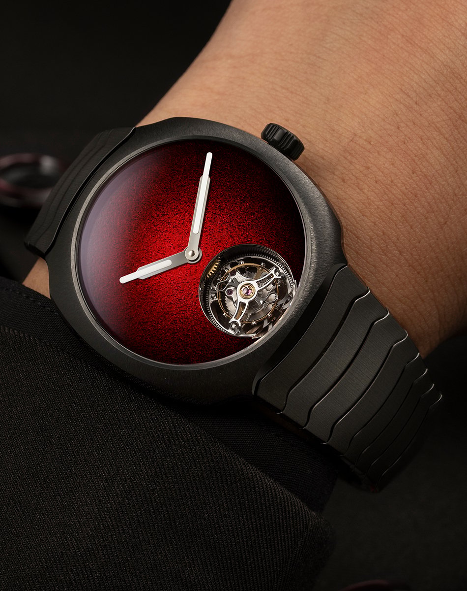H. Moser & Cie: Streamliner Tourbillon Concept Ceramic, wrist