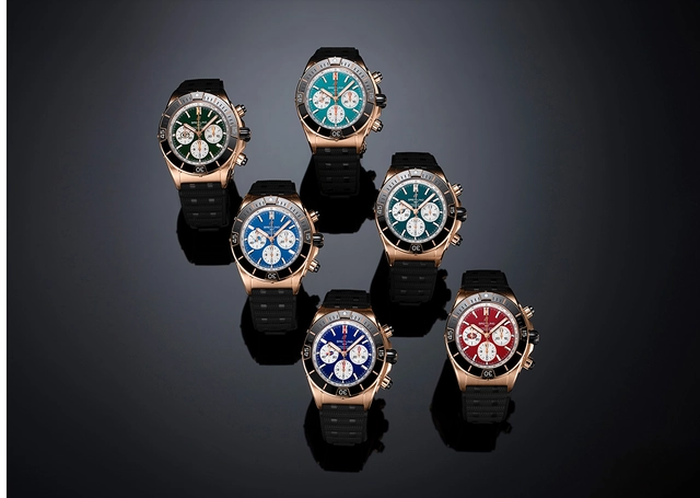Breitling-NFL-Groupshot-SuperChronomat-Gold 