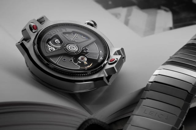 Close-up of Leica ZM 11’s Caliber LA-3001 automatic movement with decorated bridges.