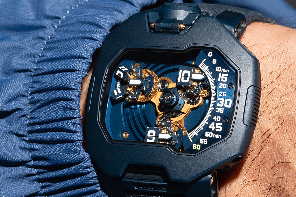 Urwerk UR 120 Blue Planet: wrist