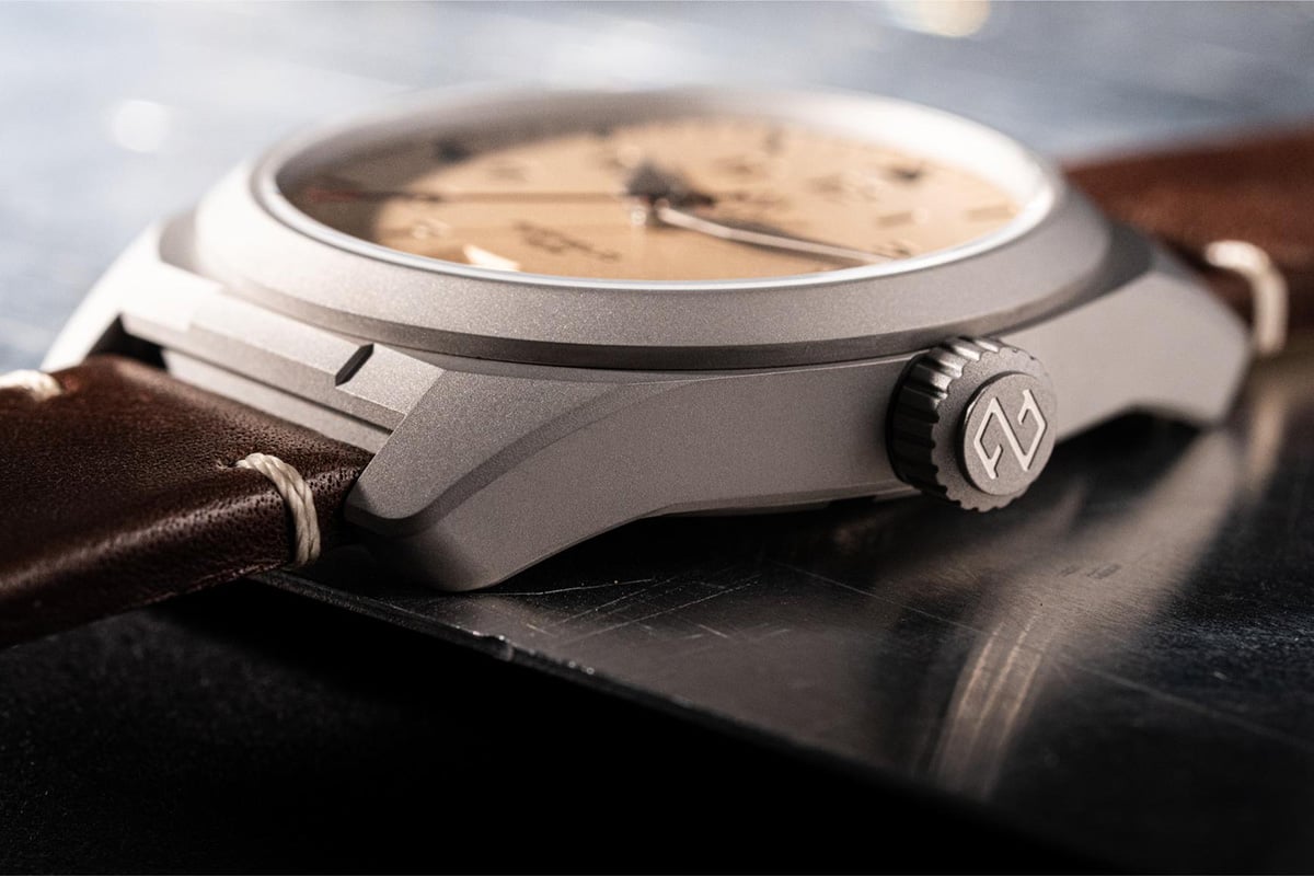 Formex AirField 40mm Automatic Desert Sand: case