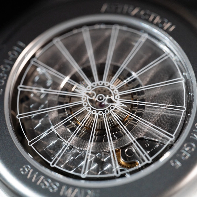 Lebond attraction caseback