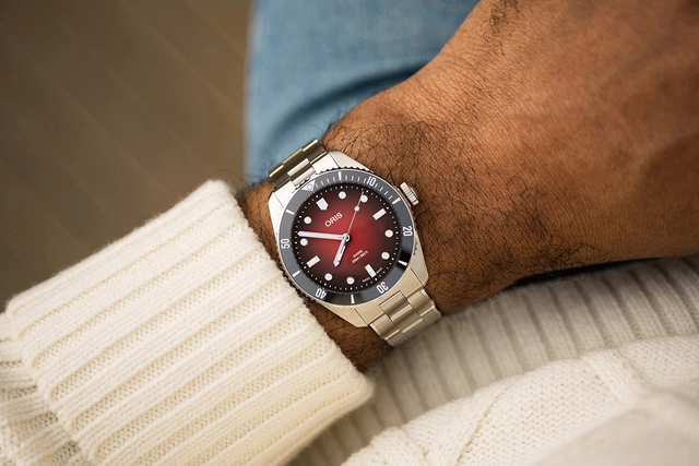 Oris-Red-Bar-Wrist