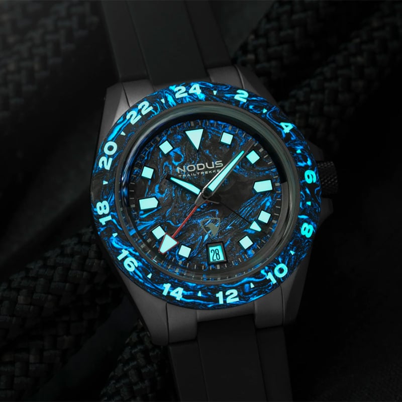 Nodus x Raven TrailTrekker - Carbon: dial, lume
