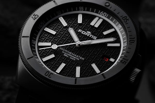 Fortis: Marinemaster M-44 DLC Gravity Black, title