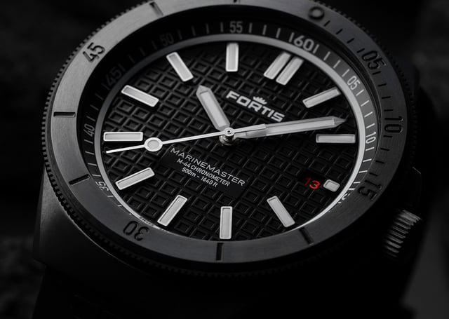 Fortis: Marinemaster M-44 DLC Gravity Black, title