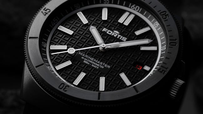 Fortis: Marinemaster M-44 DLC Gravity Black, title