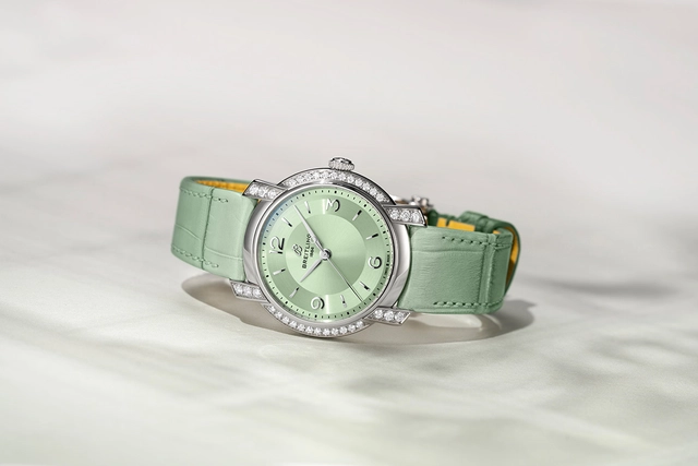 Breitling Lady Premier 36 Sage_beauty.jpg