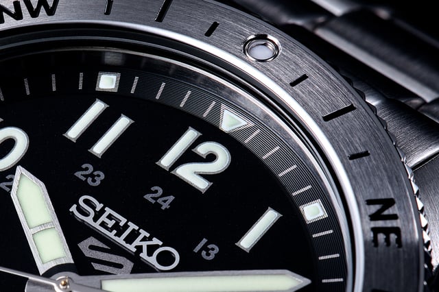 Seiko 5 Sports Field HDB006K1, dial