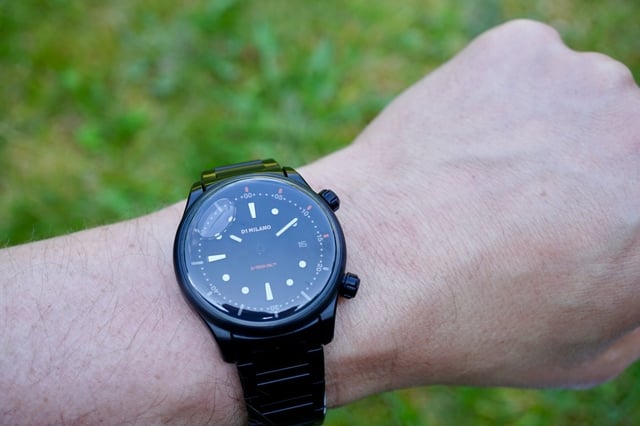 D Milano D-Tech Oil II on the wrist